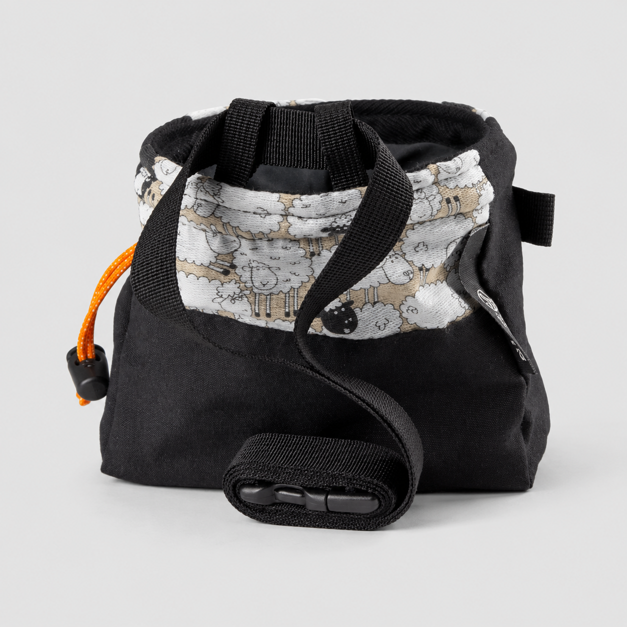 Magnesera Cube BLACK SHEEP